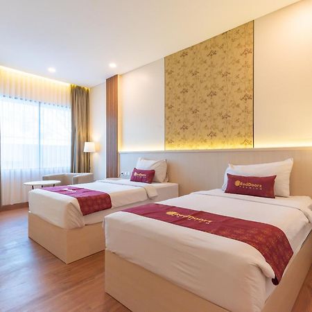 Reddoorz Premium Near Paris Van Java Mall Bandung Ngoại thất bức ảnh