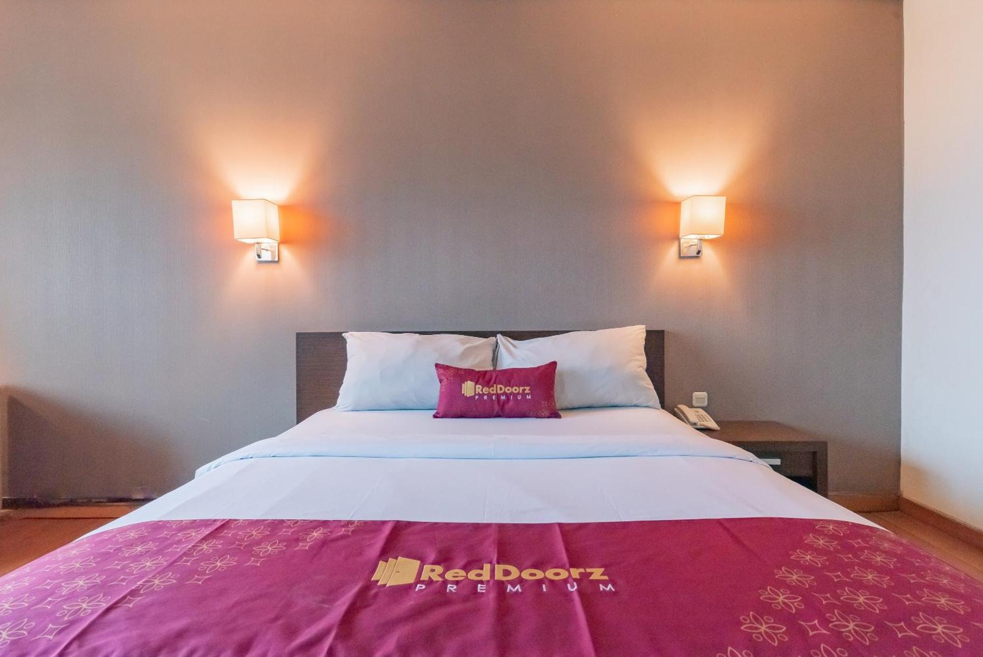 Reddoorz Premium Near Paris Van Java Mall Bandung Ngoại thất bức ảnh